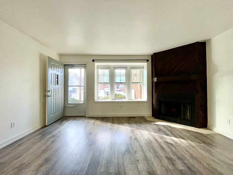 3062 W 107th Pl #F — Photo 1