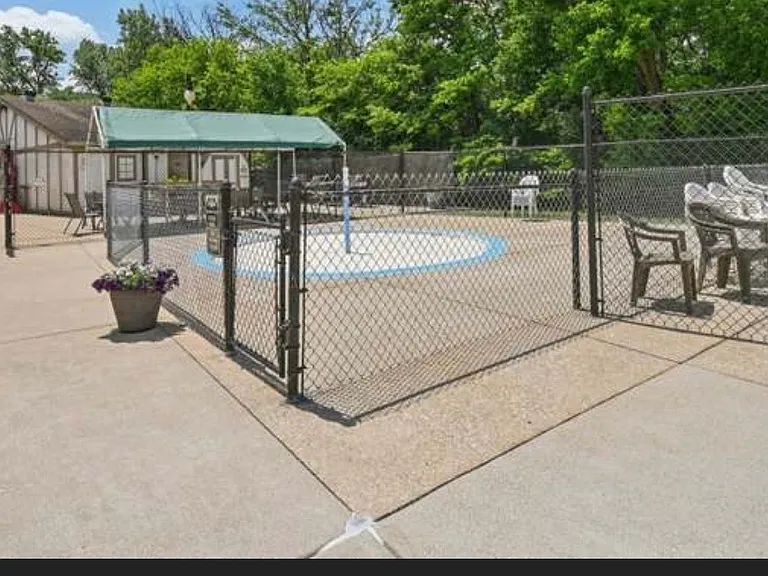 9S240 Lake Dr #108-BLDG17B — Photo 21