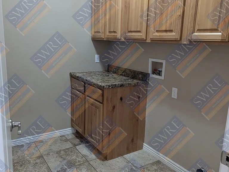 3913 Goshawk Dr — Photo 7