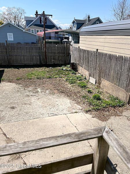 3rd image of 1554 Hawthorne Street