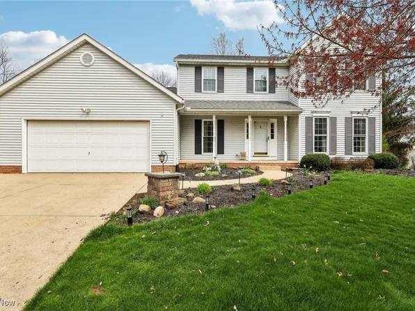 2373 Vixen St NW, North Canton, OH 44720