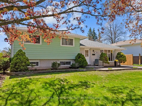 18 Belvedere Rd, Quinte West, ON K8V 4A7