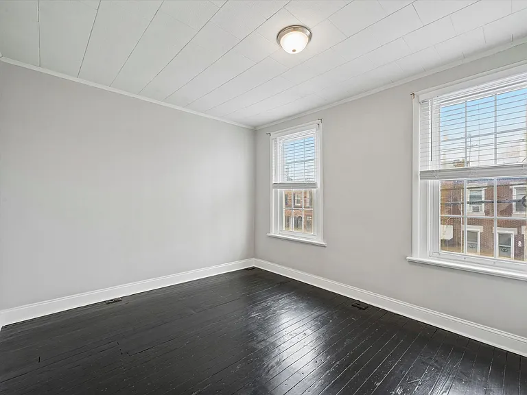 2510 E Somerset St — Photo 8