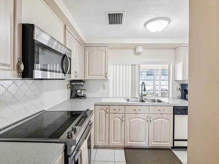 3708 Springfield Dr — Photo 14