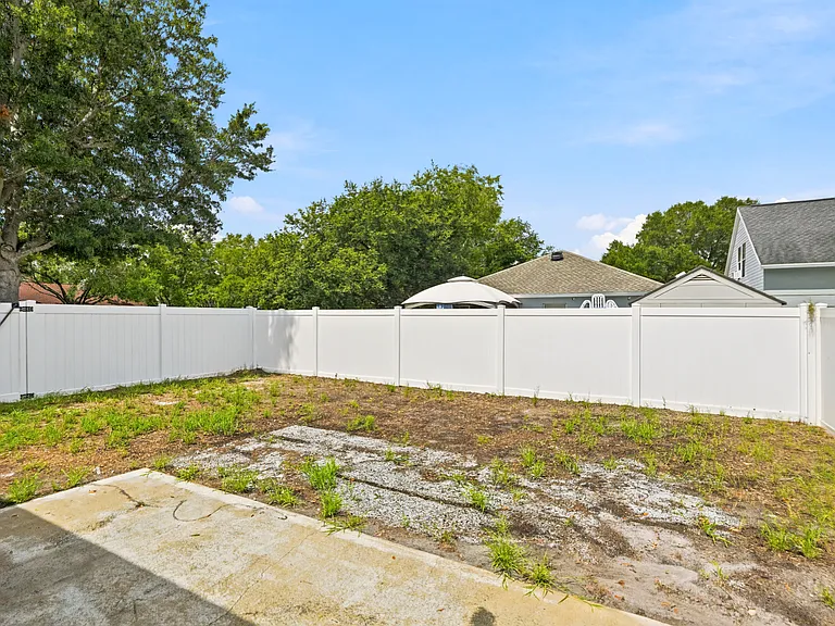 10215 Lakeside Vista Dr — Photo 32