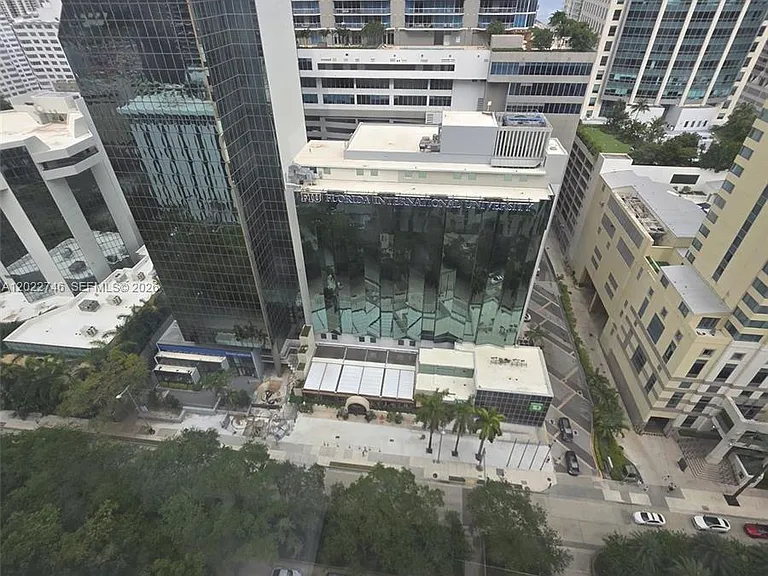 1060 Brickell Ave #2201 — Photo 34