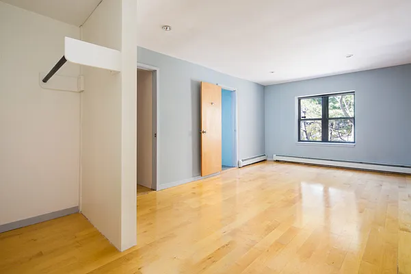 Rented by Capri Jet Realty Corp | media 6