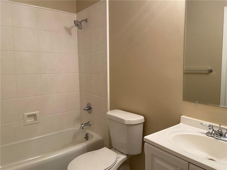 2nd image of 756 Gause Blvd APT 2