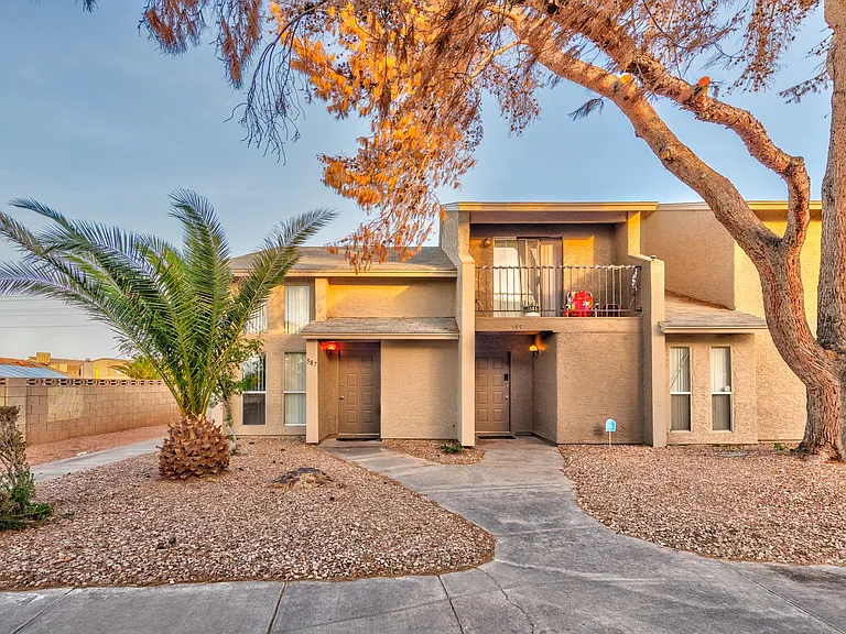 587 Sellers Pl — Photo 1