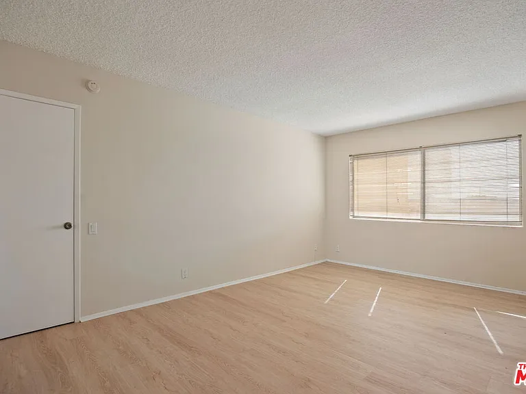1025 N Kings Rd #313 — Photo 17