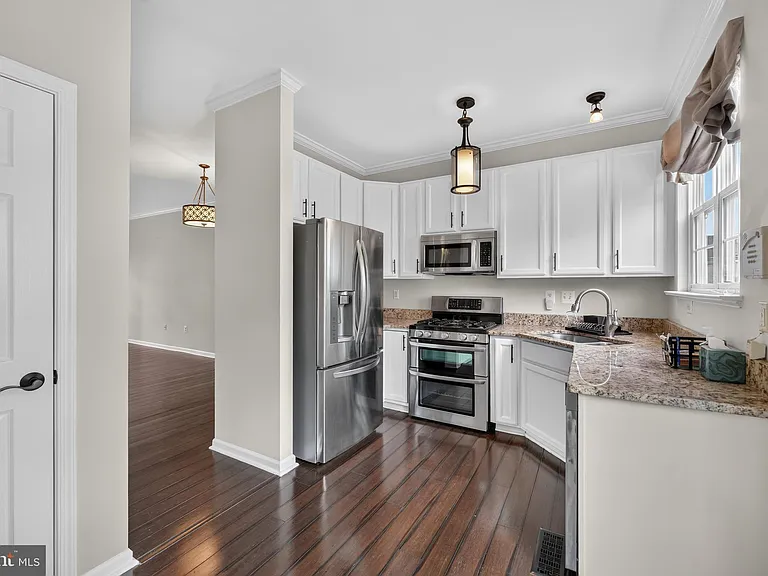 932 Harrison Cir — Photo 13