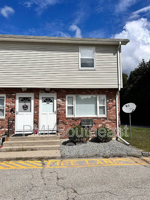 2 bed, 1.0 bath, 848 sqft, $1,700 — Photo 1