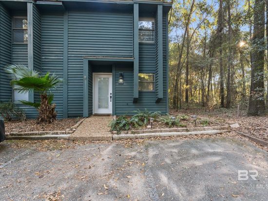 9 Summer Oaks Dr, Daphne, AL 36526