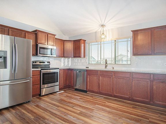 5th image of 13810 S 42nd Ave