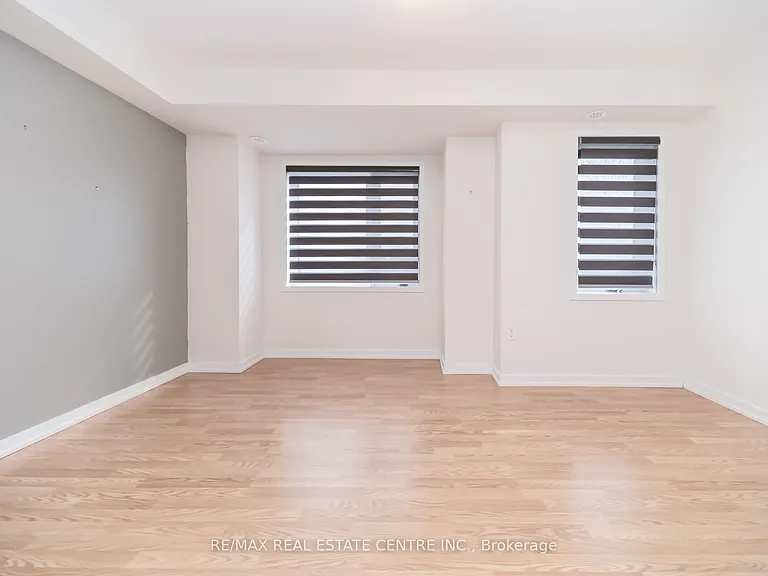 30 Lambert Ln — Photo 23