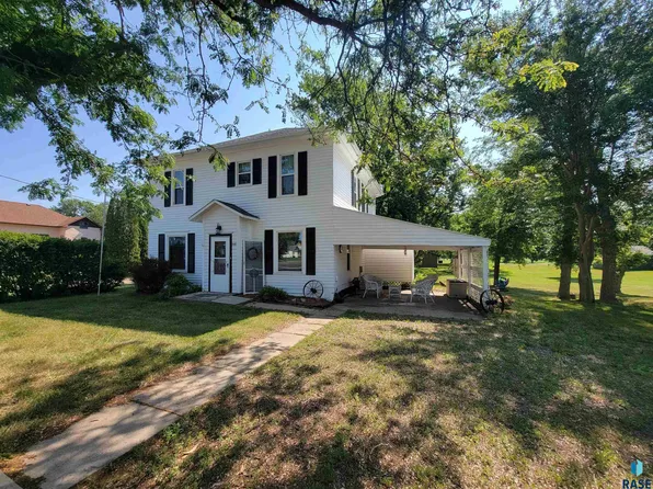 206 N Vermillion St, Howard, SD 57349