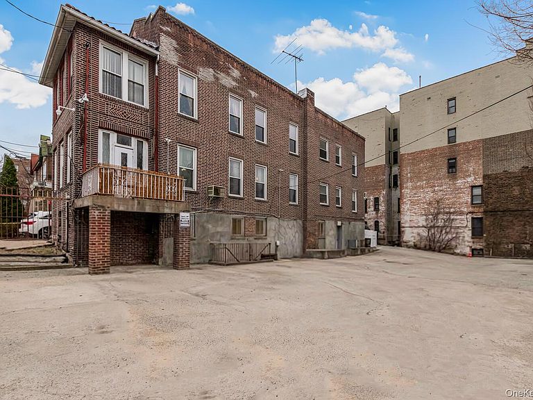 Listing photo 4