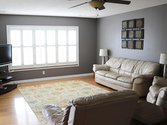 2nd image of 2519 Cinema Dr