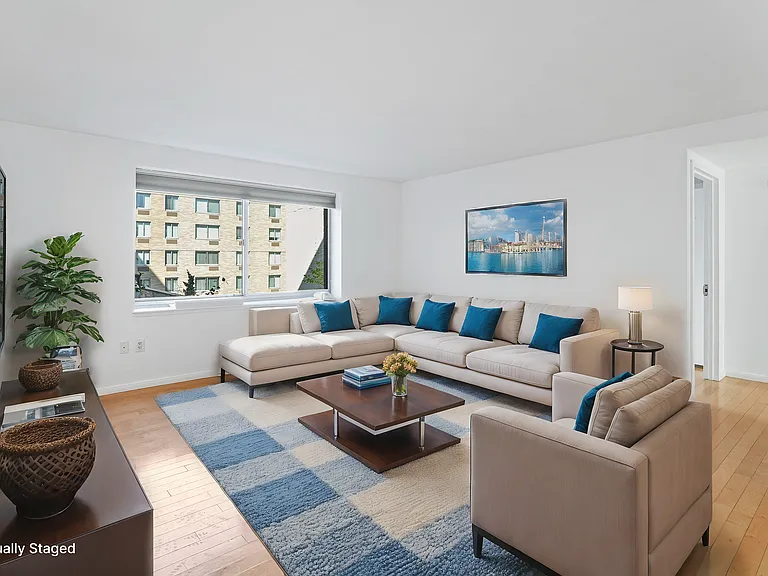68 Bradhurst Ave #4E — Photo 1