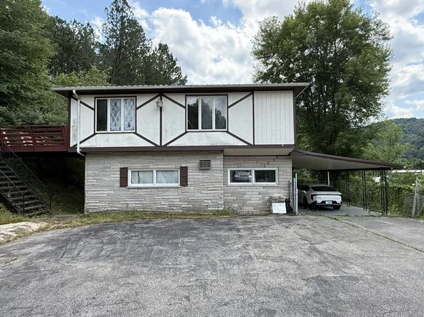14376 Highway 550 E, Lackey, KY 41643
