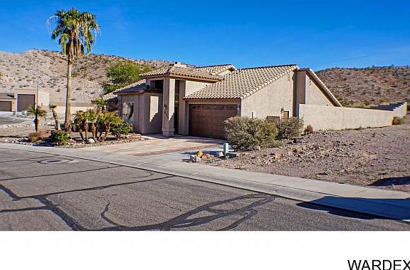3rd image of 2930 Desert Vista Dr