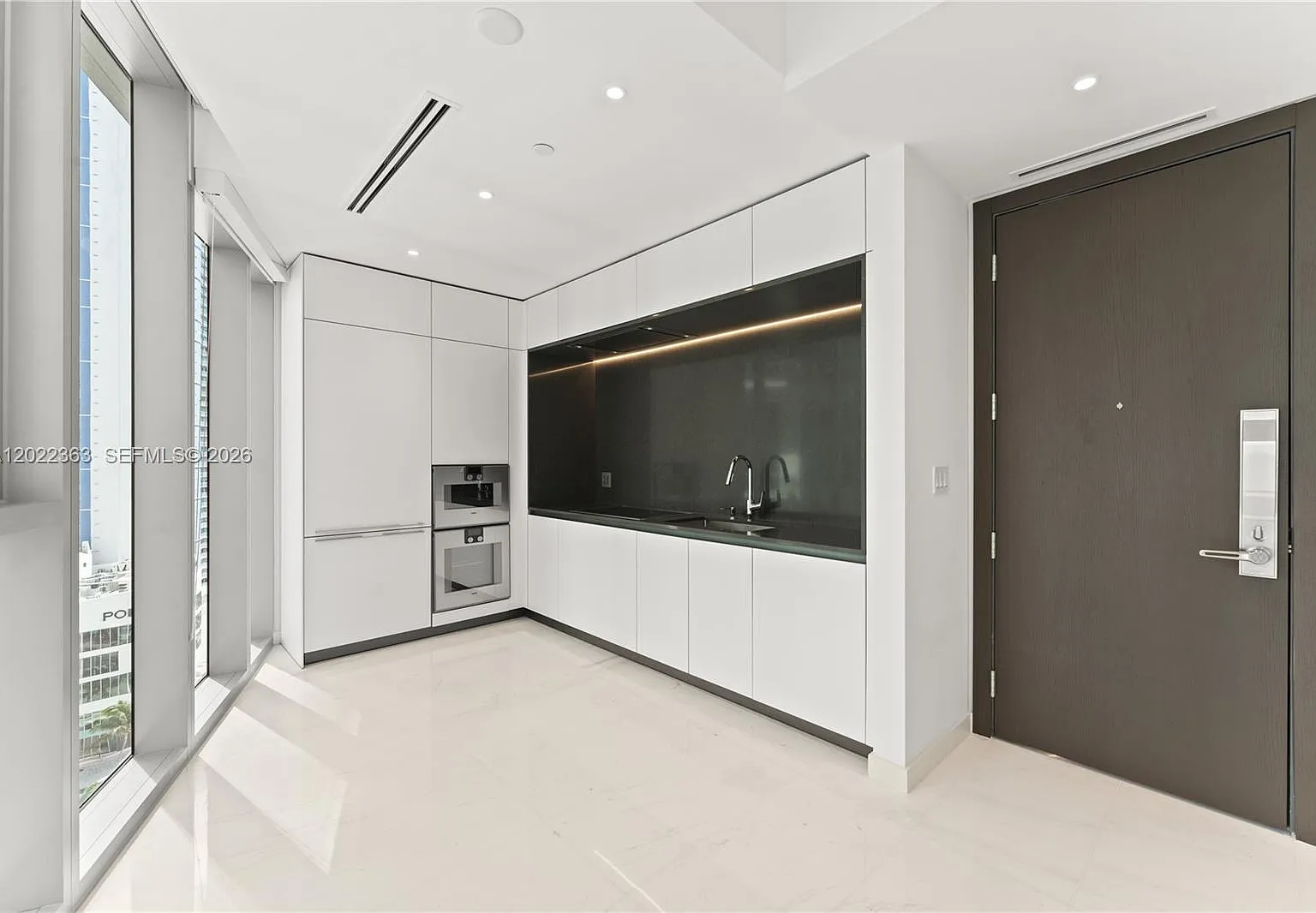 Aston Martin Residences — Photo 4