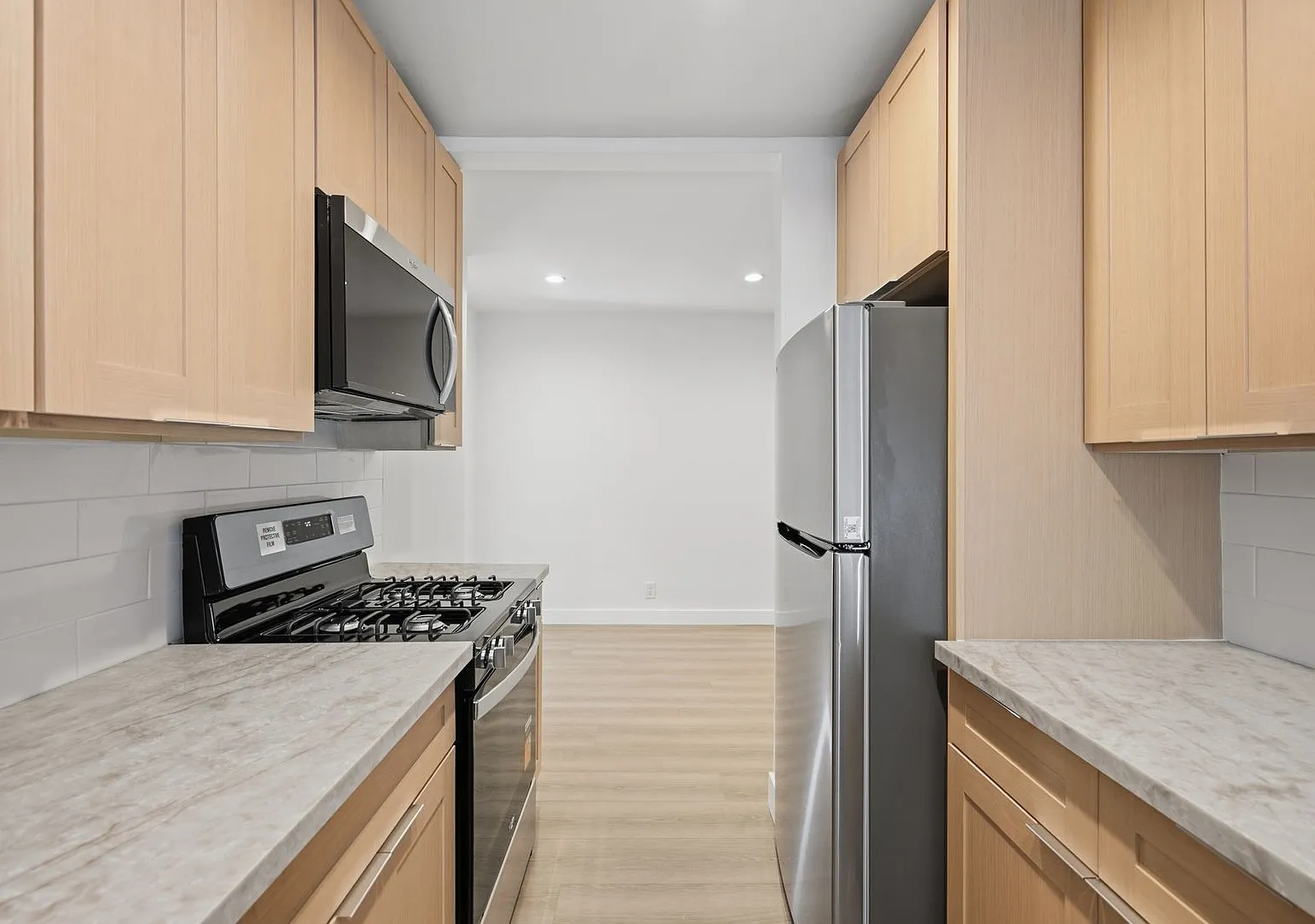 4321 Saugus Ave — Photo 4