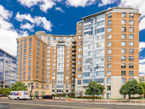 555 Massachusetts Ave NW APT 807, Washington, DC 20001