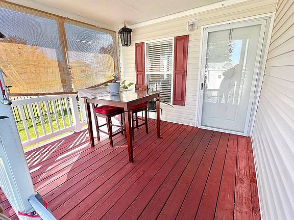 3rd image of 4652 White Pine Ave #292