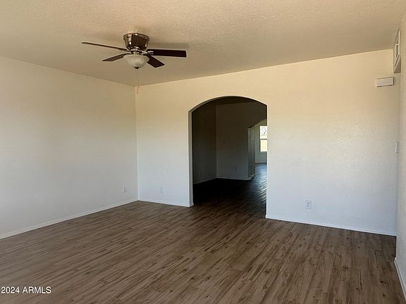 2nd image of 1514 W MURIEL Drive