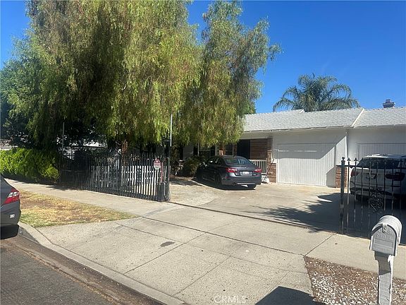 5th image of 20957 Community St