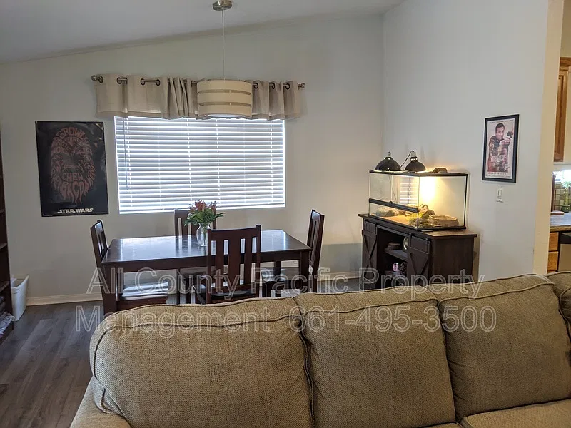 4 bed, 1.5 bath, 1214 sqft, $3,700 — Photo 3