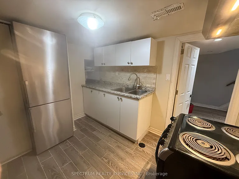 54 Delemere Ave #LOWER LEVEL — Photo 9