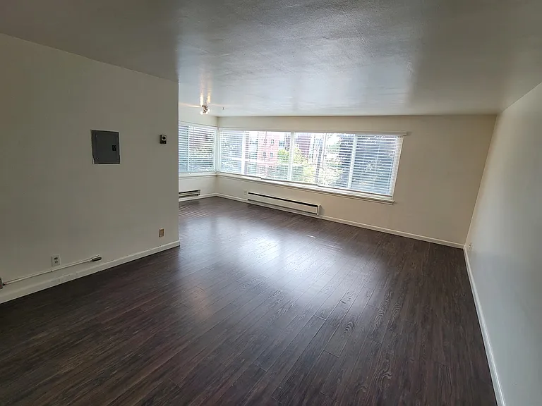 1400 Queen Anne Ave N #202 — Photo 2