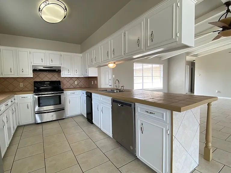 14126 Atascadera Ave — Photo 13