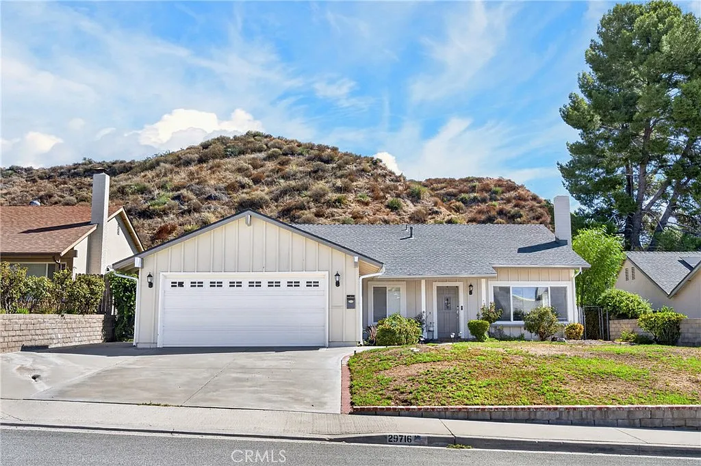 3 bed, 1365 sqft, $3,850 — Photo 3