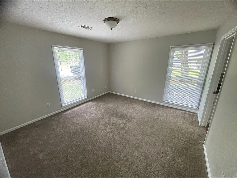 105 Kimberly Dr — Photo 9