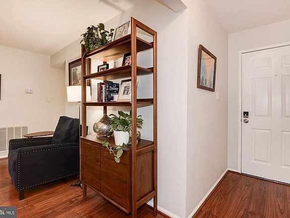 Foyer - A "True" Foyer - Makes it Feel Like a Home