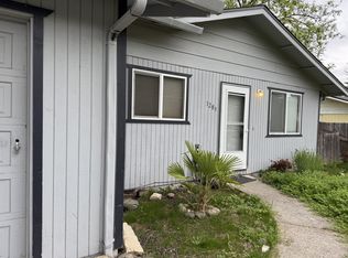 1284 2nd Ave, Gold Hill, OR 97525