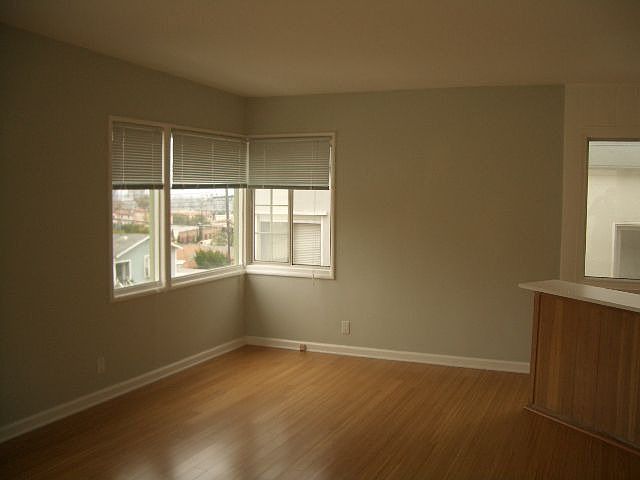 Front unit ocean view