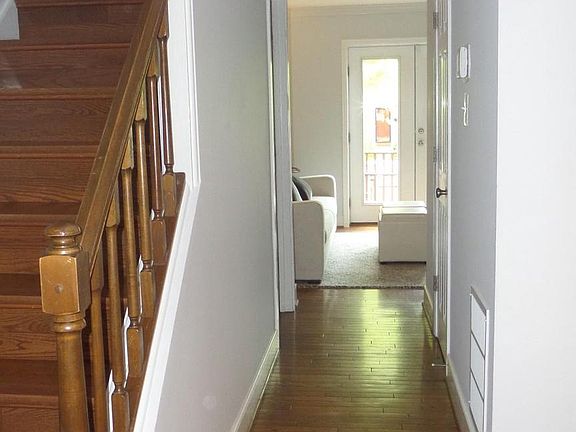 5th image of 504 S Henry St