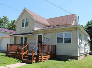 507 1st St NE, Waukon, IA 52172