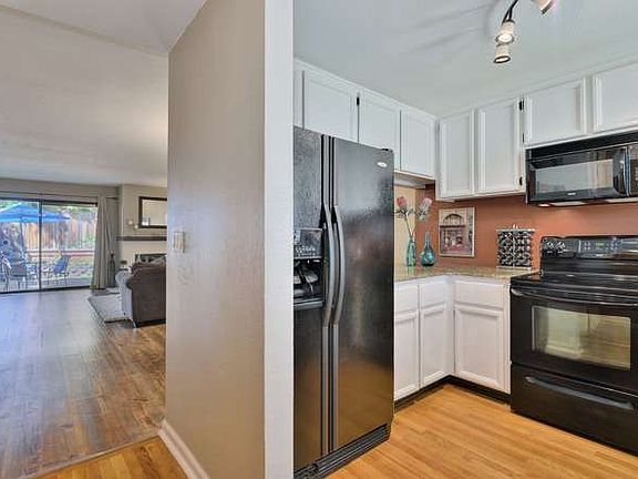 2nd image of 260 W Dunne Ave APT 32