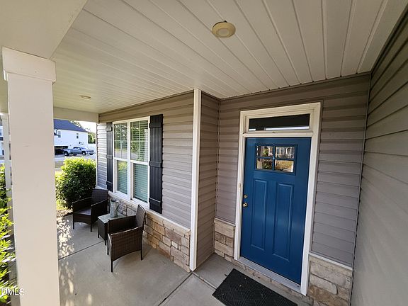 5th image of 138 Beverly Pl