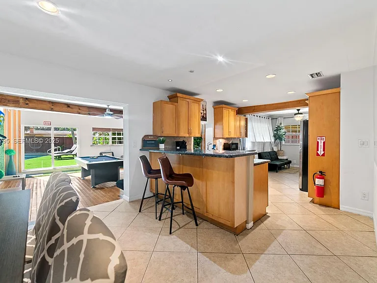 2708 Cleveland St — Photo 31