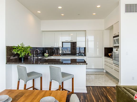 3rd image of 900 W Olympic Blvd Floor 31