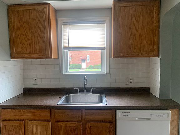 4th image of 8108 Pelham Dr