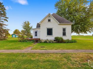 104 E Cleveland St, Cullom, IL 60929