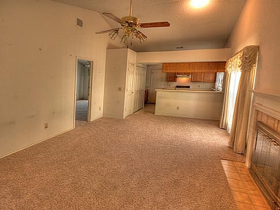 5th image of 2218 Forestbrook Dr
