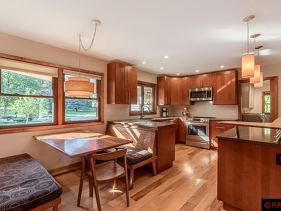2nd image of 107 Sunset Cir